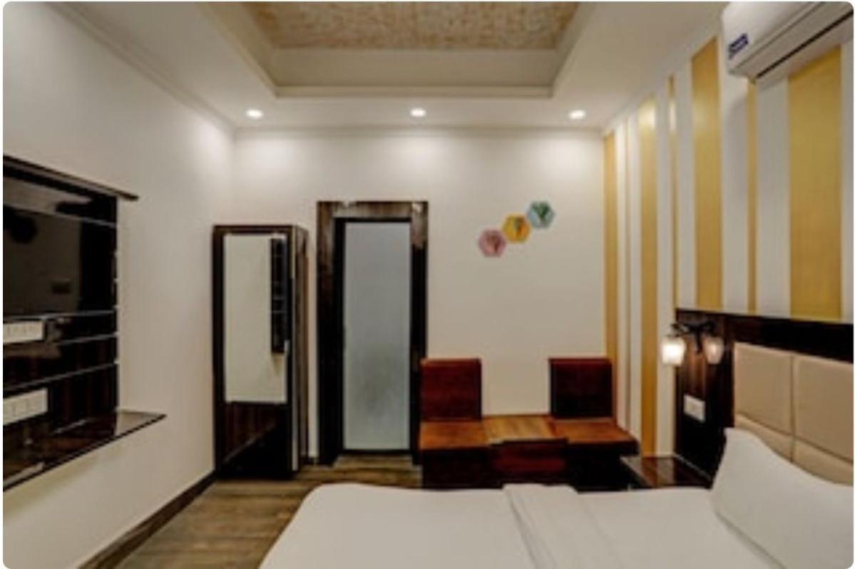 Madpackers Khajuraho Hostel Bagian luar foto